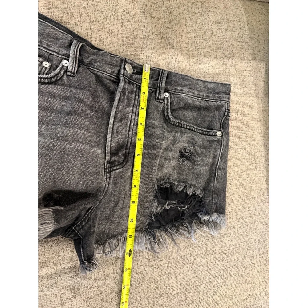 We The Free People Distressed Black Denim Shorts Frayed Cut Offs Size 29 OB66170
